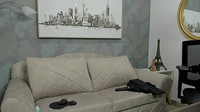 Lucia jane online show from November 7, 2025, 7:51 pm