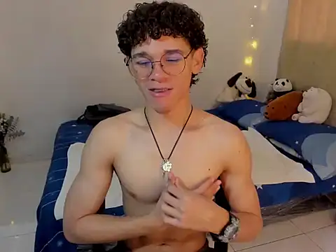 Tom Blues online show from November 4, 2025, 12:53 pm