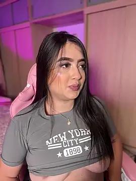 Emiily Moore1 online show from February 18, 2026, 11:01 pm