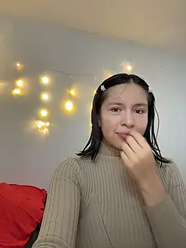 aliciia 23 online show from December 5, 2025, 8:39 pm