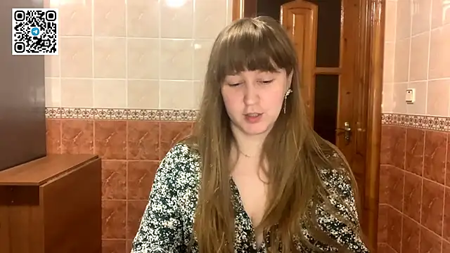 MaroonMoon  online show from November 11, 2025, 8:47 pm