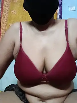 Snapshot of Ruhicute chatting on July 6, 2026, 7:27 pm Ruhicute online show from July 6, 2026, 7:27 pm