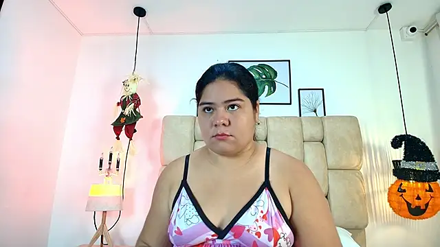 elizawiliamst online show from October 24, 2025, 11:53 am