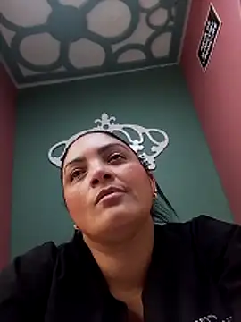 tiffany Johnson1 online show from November 11, 2025, 4:35 pm