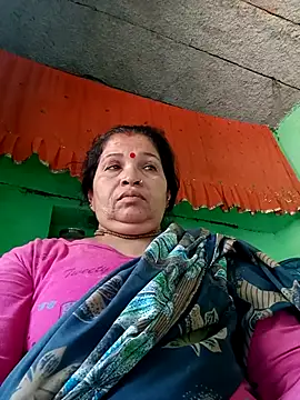 Manavi x online show from May 5, 2026, 8:06 am