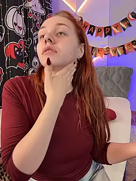 PollyVinice online show from October 27, 2025, 12:39 pm