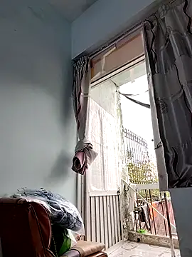 Snapshot of simsim-00 chatting on March 7, 2026, 2:51 am simsim-00 online show from March 7, 2026, 2:51 am