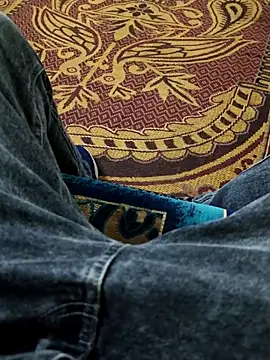 Snapshot of Rk3BULL chatting on February 9, 2026, 12:14 pm Rk3BULL online show from February 9, 2026, 12:14 pm