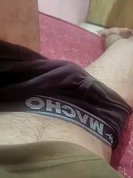 Snapshot of Rk3BULL chatting on October 4, 2025, 5:03 pm Rk3BULL online show from October 4, 2025, 5:03 pm