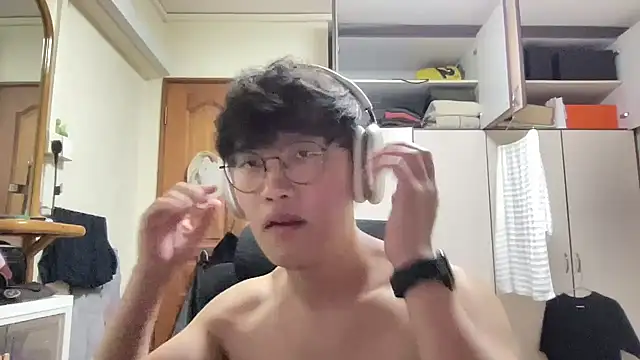 Passionatetwink2 online show from June 5, 2026, 11:49 am