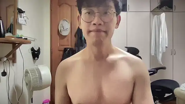 Passionatetwink2 online show from October 9, 2025, 11:00 am