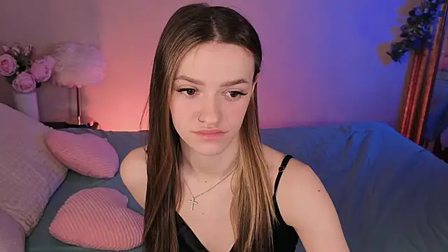 E l i z e  online show from May 16, 2026, 5:17 am