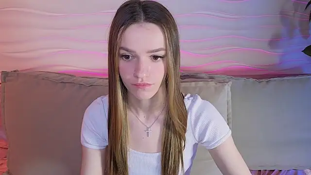 E l i z e  online show from June 21, 2026, 5:02 am
