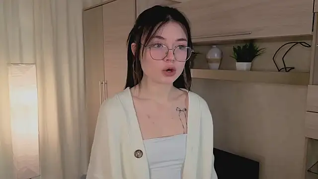 Susan Gardner online show from November 19, 2025, 6:13 am