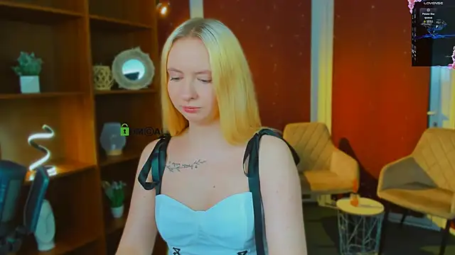 Snapshot of mila_glow1 chatting on March 11, 2026, 1:05 pm mila glow1 online show from March 11, 2026, 1:05 pm