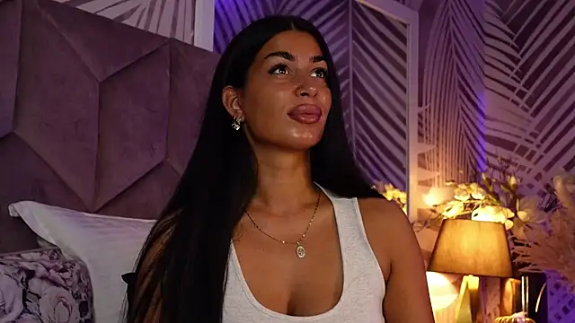 Snapshot of EvaRhea chatting on June 10, 2026, 2:57 am EvaRhea online show from June 10, 2026, 2:57 am