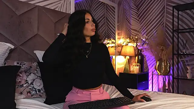 Snapshot of EvaRhea chatting on March 18, 2026, 3:53 am EvaRhea online show from March 18, 2026, 3:53 am