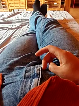 Horny mummy online show from May 8, 2026, 2:10 pm