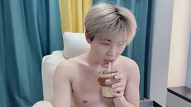 Snapshot of xiaoyang5200 chatting on March 7, 2026, 2:55 pm xiaoyang5200 online show from March 7, 2026, 2:55 pm