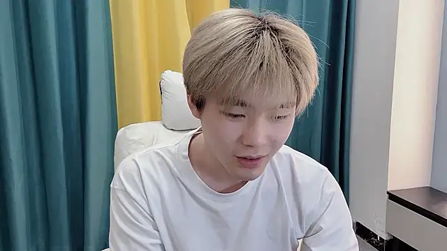 Snapshot of xiaoyang5200 chatting on March 10, 2026, 2:43 pm xiaoyang5200 online show from March 10, 2026, 2:43 pm