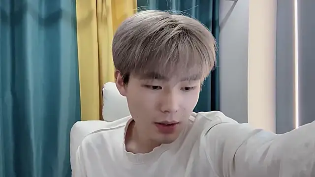 xiaoyang5200 online show from February 8, 2026, 3:43 pm