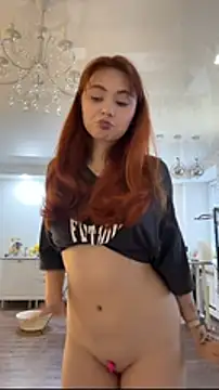 LunaMillie online show from January 11, 2026, 11:28 am