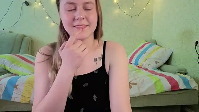 ShyMistery online show from April 28, 2026, 9:46 am