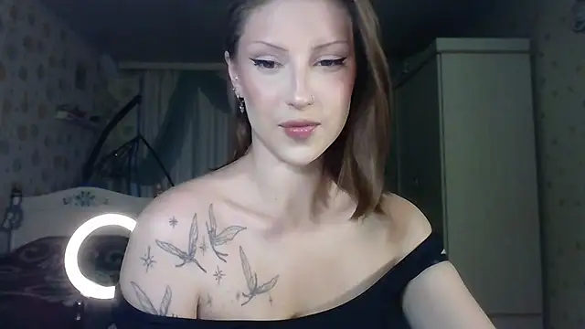 RuxaShade online show from November 15, 2025, 12:42 pm