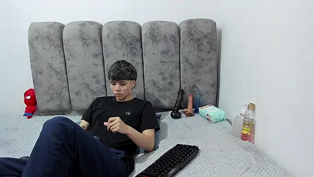 Bruno Cruzz online show from April 24, 2026, 2:13 am