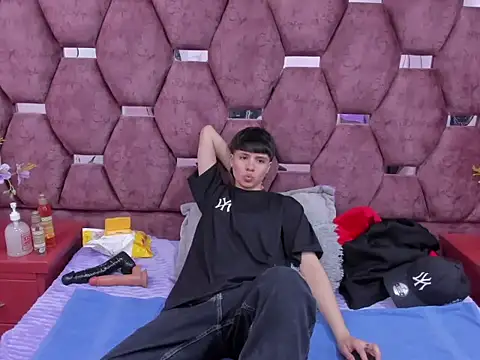 Bruno Cruzz online show from December 5, 2025, 2:43 am