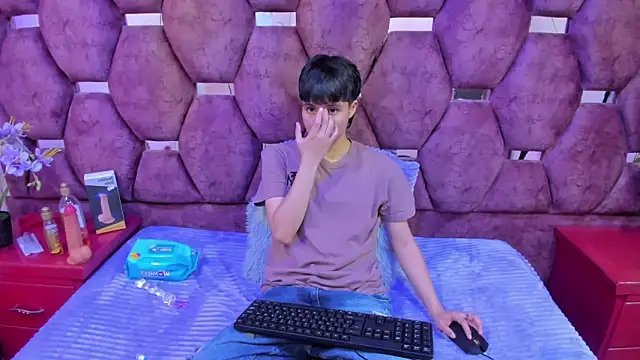 Bruno Cruzz online show from October 22, 2025, 2:22 am