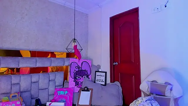 sophiievv online show from February 19, 2026, 6:49 pm