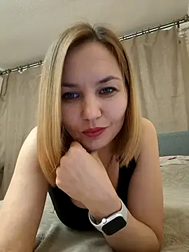 VeroLoverx online show from November 24, 2025, 4:40 pm