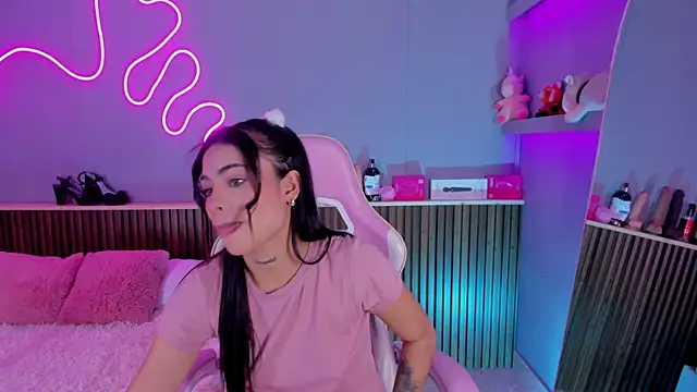SammyRose  online show from June 9, 2026, 8:32 pm