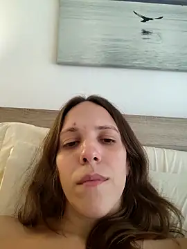 Snapshot of lauflor chatting on March 3, 2026, 1:07 pm lauflor online show from March 3, 2026, 1:07 pm