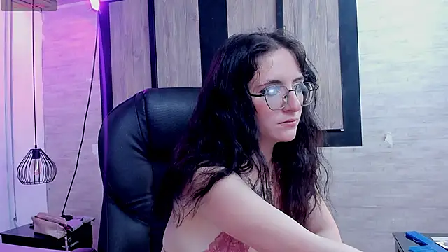 AfroditaLeclair online show from September 13, 2025, 2:06 pm