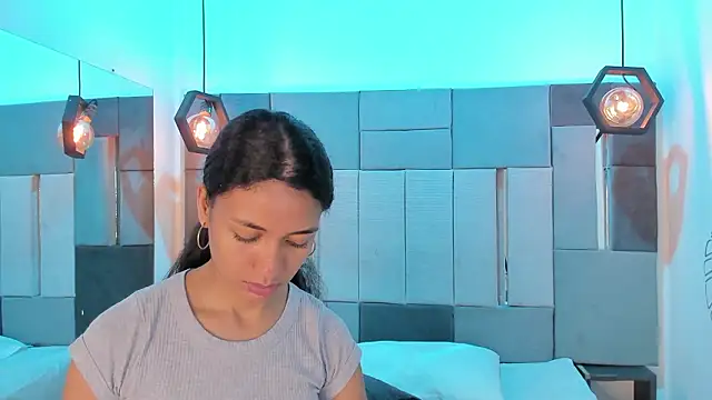 VictoriaDuart online show from February 7, 2026, 8:17 pm