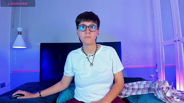 Tsuki Maru online show from November 13, 2025, 8:02 pm