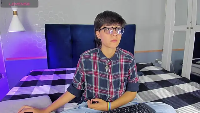 Tsuki Maru online show from September 19, 2025, 7:40 pm