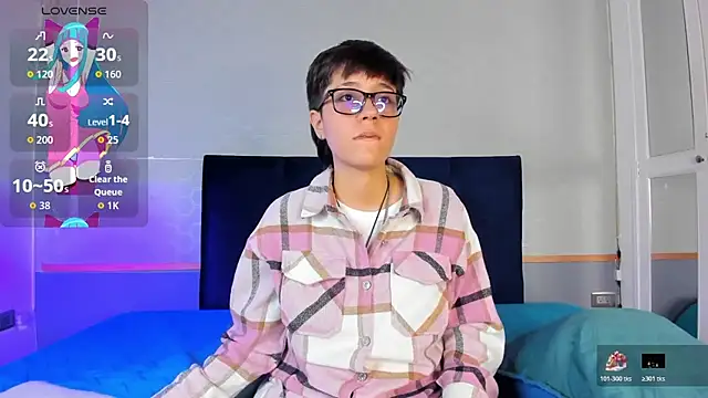 Tsuki Maru online show from November 21, 2025, 8:08 pm