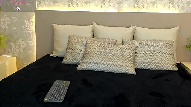 MilaGrace1 online show from September 30, 2025, 10:21 am