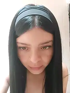 LunaJacobs online show from May 6, 2026, 6:34 pm