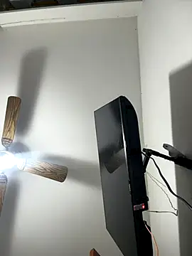 Snapshot of Luck__090 chatting on October 8, 2025, 4:36 am Luck 090 online show from October 8, 2025, 4:36 am