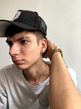 Snapshot of Luck__090 chatting on September 16, 2025, 1:23 pm Luck 090 online show from September 16, 2025, 1:23 pm