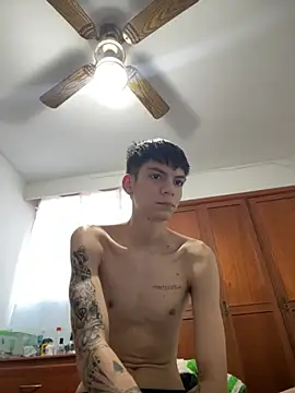 Snapshot of Luck__090 chatting on November 4, 2025, 9:18 pm Luck 090 online show from November 4, 2025, 9:18 pm