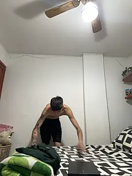 Snapshot of Luck__090 chatting on November 11, 2025, 1:44 am Luck 090 online show from November 11, 2025, 1:44 am