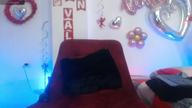 Snapshot of miyu_charlotte chatting on February 16, 2026, 2:54 am miyu charlotte online show from February 16, 2026, 2:54 am