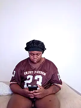 Gyminae online show from November 15, 2025, 2:43 pm