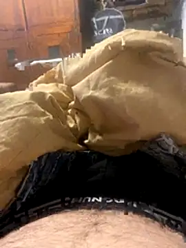 Snapshot of blondi4 chatting on December 18, 2025, 7:40 pm blondi4 online show from December 18, 2025, 7:40 pm