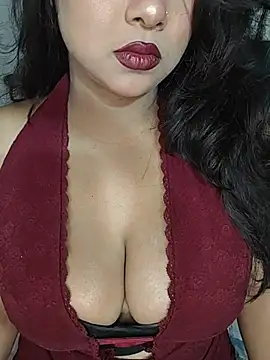 priyaverma00 online show from August 6, 2026, 5:52 pm